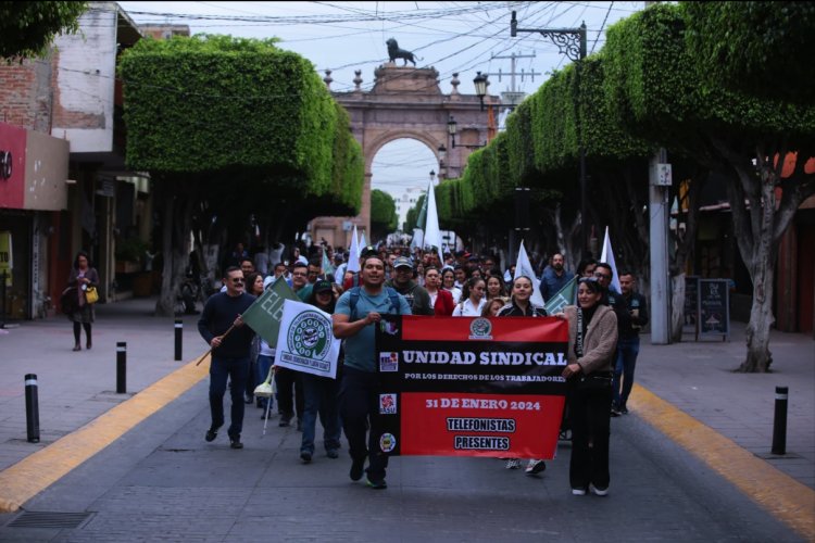 Se manifiestan telefonistas en varios municipios de Guanajuato