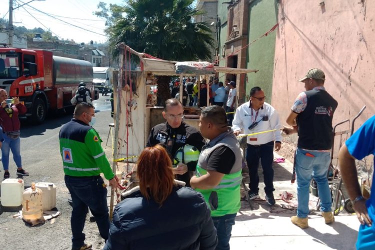 Explosión en taquería por acumulación de gas deja varios heridos