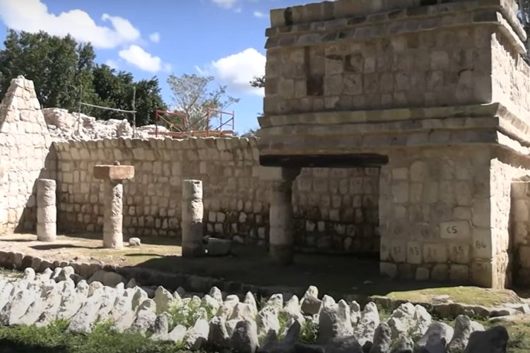 Descubrieron edificio de 12 escudos de guerra en “Chichén viejo” en Yucatán