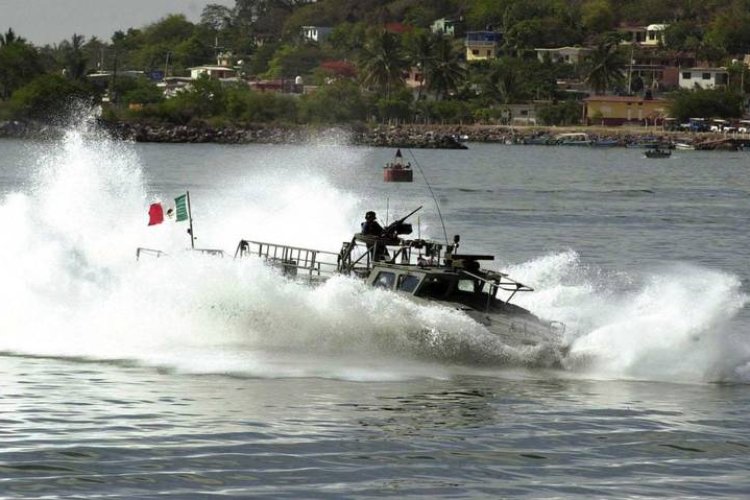 Continúa búsqueda de militares que fueron arrastrados por el mar en Baja California
