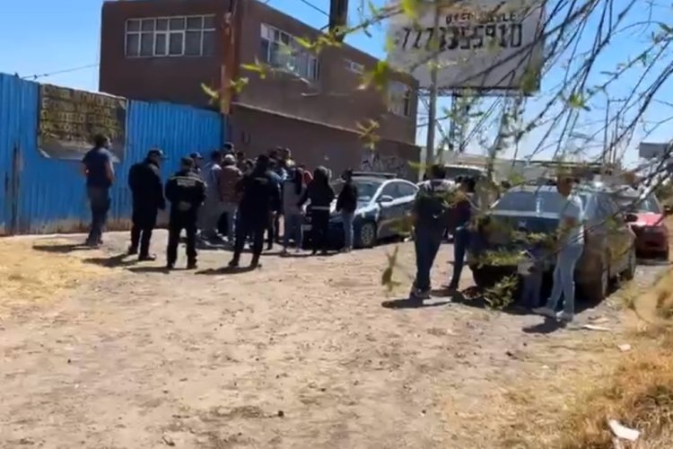 Hallan sin vida y con signos de violencia a velador de corralón de grúas de Toluca