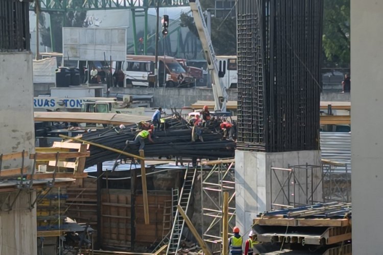 Accidente en construcción del Trolebús en CETRAM Santa Martha deja varios lesionados