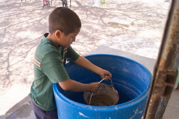 Colonias de la periferia de Durango se abastecen de agua con pipas