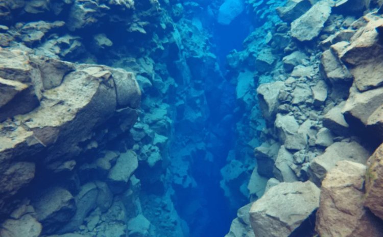 Geólogos descubrieron que la Tierra se parte al fondo del Pacífico