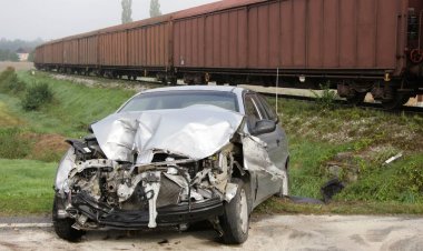 Madre e hijo fueron arrastrados 100 metros por un tren en Sinaloa