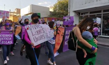 Marchan mujeres en Guanajuato por Día Internacional de la Mujer