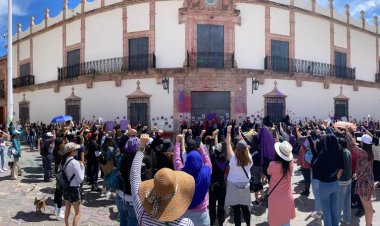 Piden renuncia del gobernador de Zacatecas, tras represión en la marcha del 8M