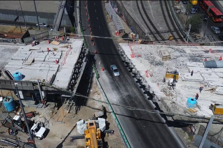 Desmontan trabes del tramo elevado del Metro Pantitlán en la Línea 9