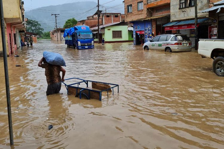 Bolivia estima que reconstrucción tras inundaciones demandará muchos recursos económicos