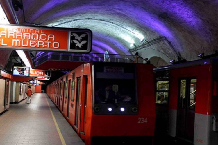 Línea 7 de Metro suspende servicio