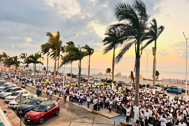 Proponen desaparición de poderes en el estado de Campeche