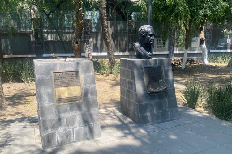 Denuncian robo de esculturas en Plaza de los Compositores de la CDMX