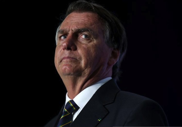 Acusan a Jair Bolsonaro por falsificar certificados de vacunación Covid durante su mandato