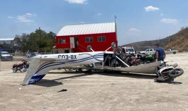 Tres personas resultaron lesionadas por caída de avioneta en el Edomex