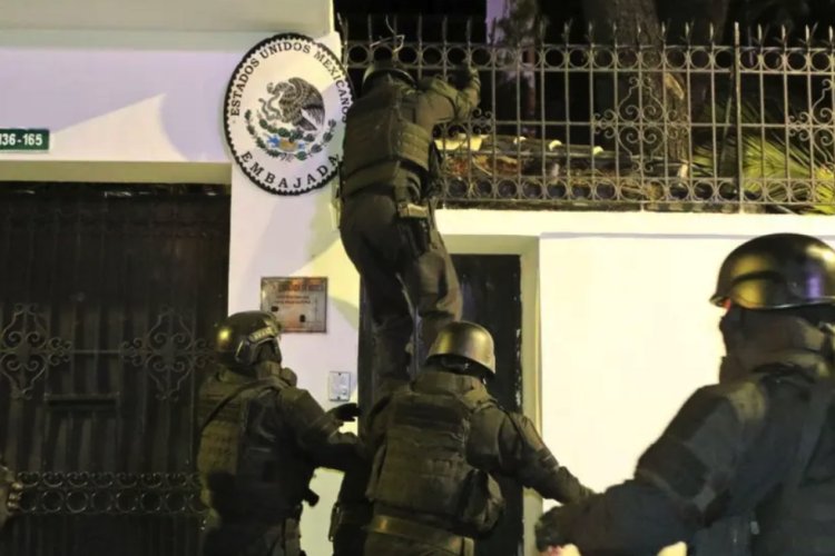 México rompe relaciones diplomáticas con Ecuador tras irrupción en la embajada de México en Quito