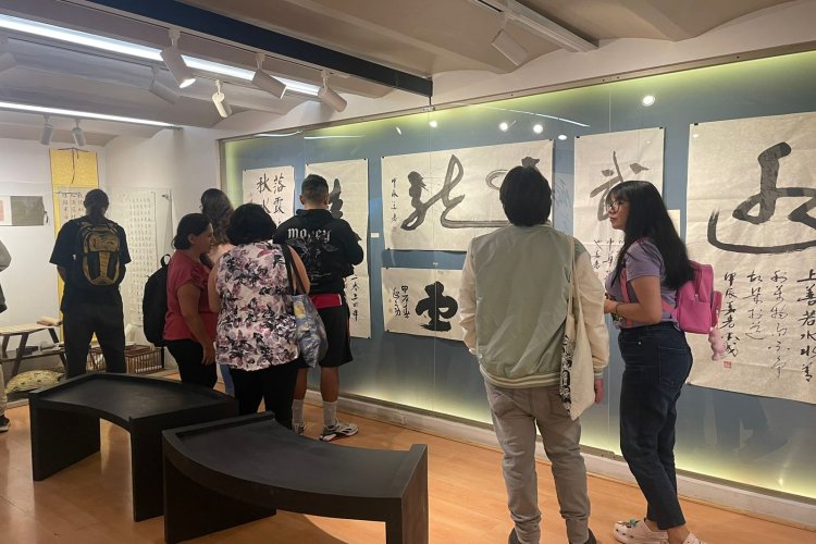 Realizan exposición y taller de arte caligráfico chino en la CDMX