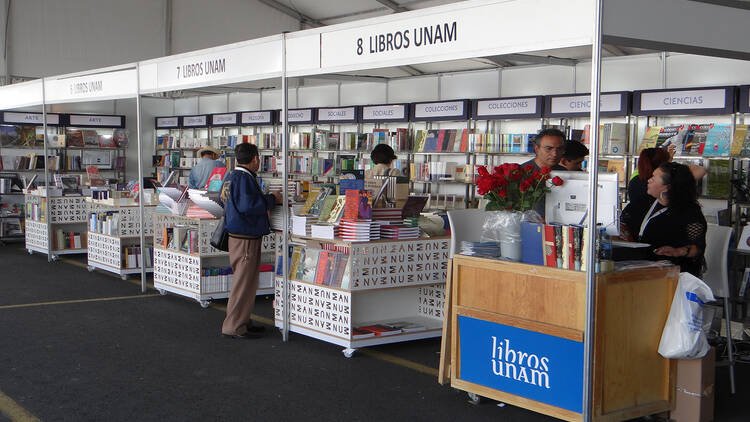 Realizarán Fiesta del Libro y la Rosa en el Centro Cultural Universitario