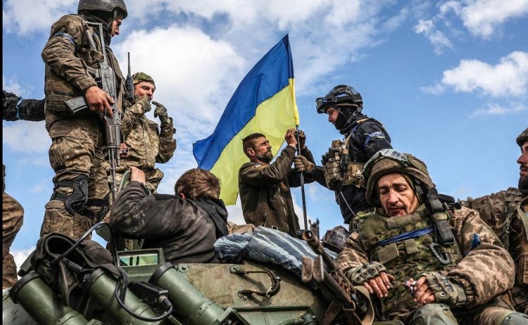 Soldados ucranianos desertan y amenazan a mandos