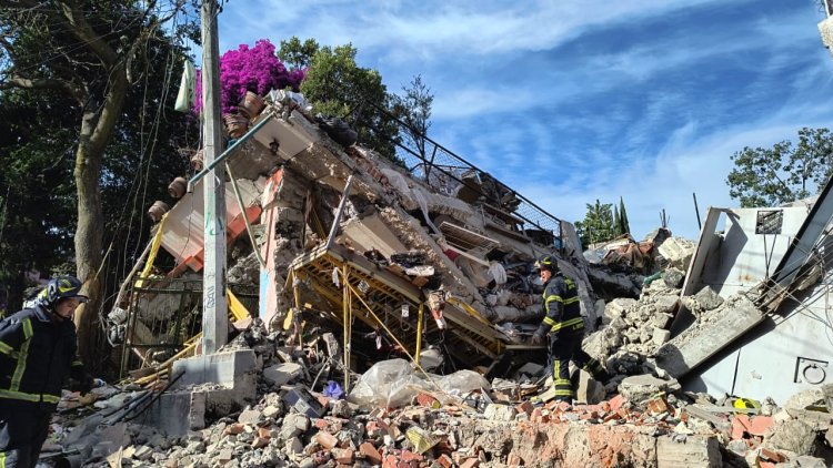 Explosión ocasiona derrumbe de casa al sur de la CDMX