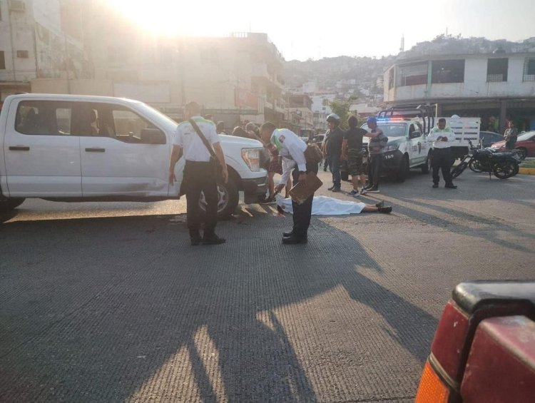 Motociclista pierde la vida tras ser atropellado por una camioneta del Bienestar