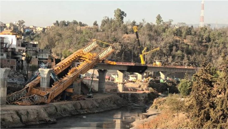 ¡Otra vez! Por fallas cae pesada maquinaria en construcción del Tren Interurbano