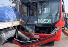 Tráiler invade carril del Metrobús en CDMX y deja seis lesionados