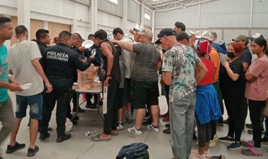 Rescatan más de 200 migrantes abandonados en una bodega en Chicoloapan, EDOMEX