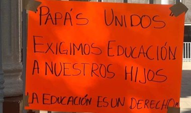 Padres de familia piden que se regularicen clases para sus hijos