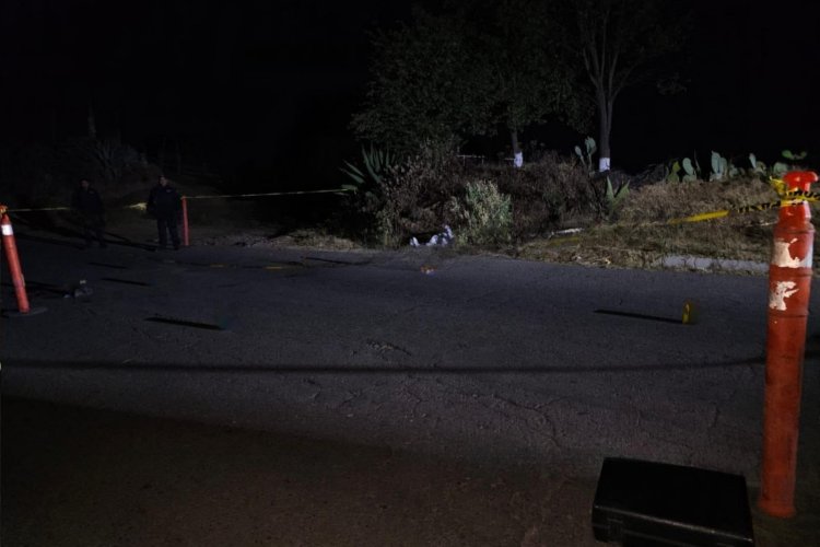 Encuentran a hombre sin vida a un costado de la carretera Toluca-Zitácuaro