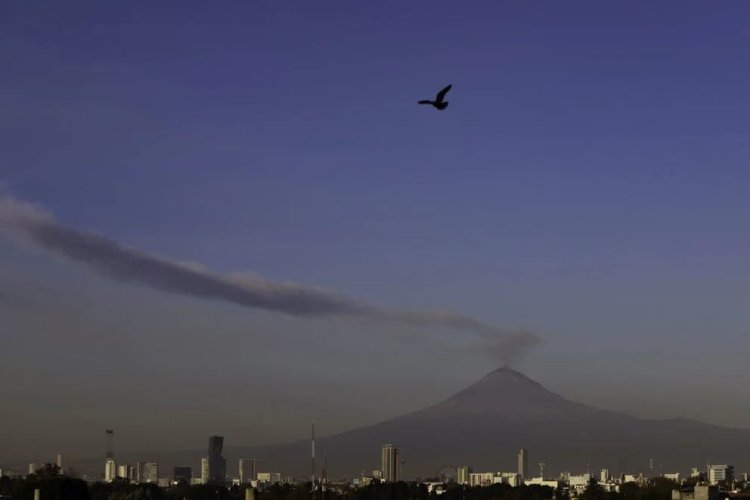 Volcán Popocatépetl registró 91 exhalaciones este lunes