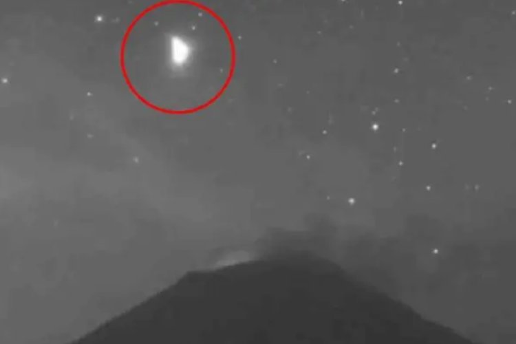Captan objeto triángular brillante en las cercanías del volcán Popocatépetl