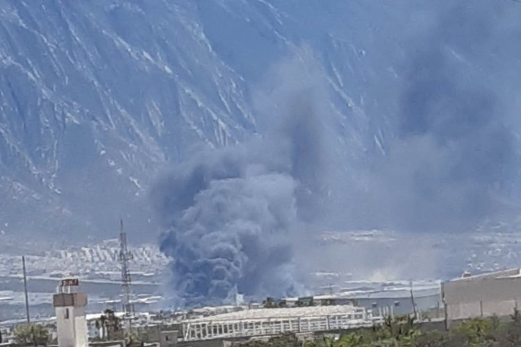 Reportan gran incendio en Sata Catarina en Nuevo León
