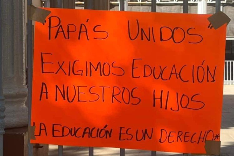 Padres de familia piden que se regularicen clases para sus hijos