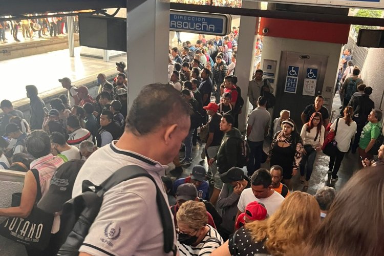 Reportan caos y nulo avance en Línea 2 del Metro de la CDMX
