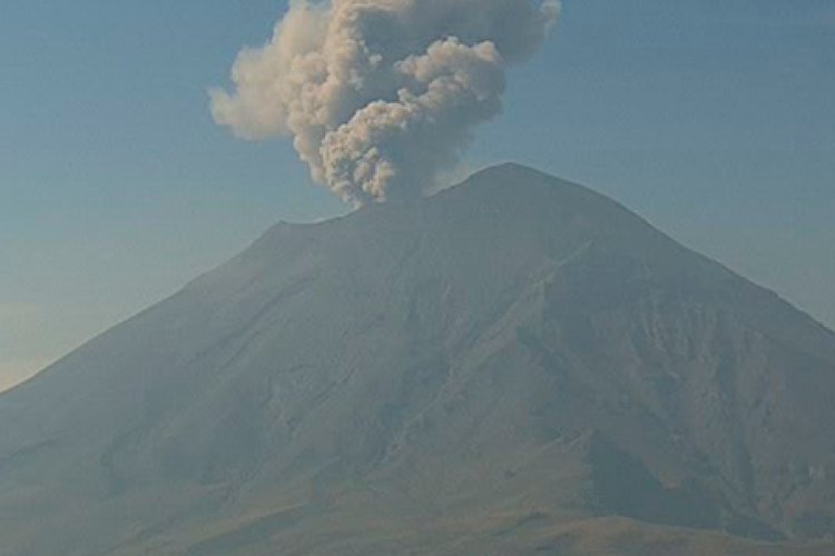 Volcán Popocatépetl presentó explosiones y mayor actividad