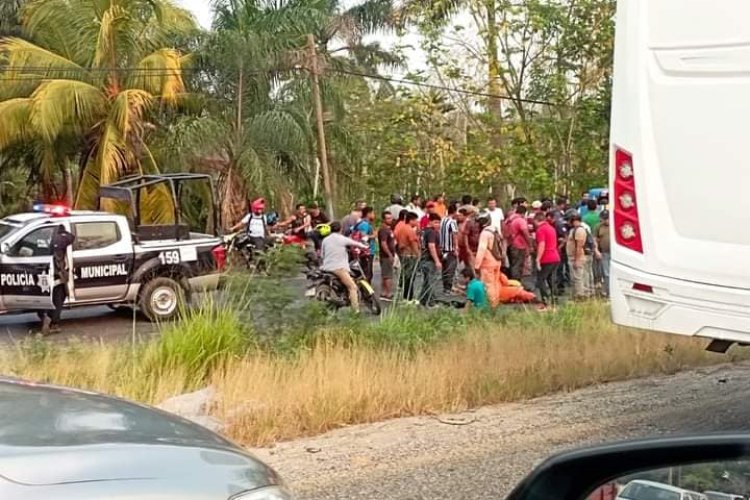 Reportan once muertos en choque de combi en Villahermosa, Tabasco