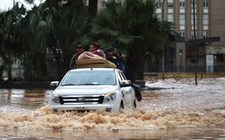 Más de 50 muertos dejan inundaciones por intensas lluvias en Brasil