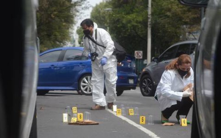 Asesinaron a balazos a un hombre y quemaron con ácido a su acompañante