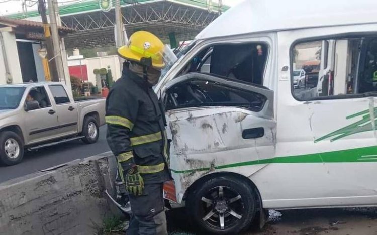Ocho lesionados deja accidente automovilístico en Atizapán de Zaragoza