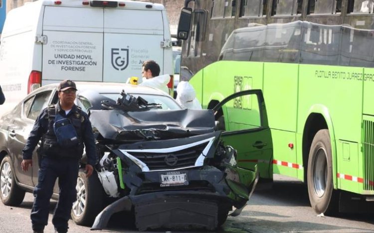 Pierde la vida hombre durante choque de automóvil contra RTP en la CDMX