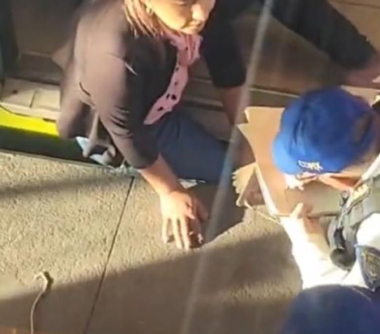 Se atora el pie de una mujer en la Línea 12 del Metro