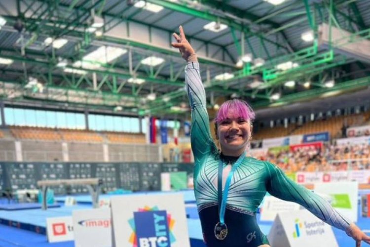 Alexa Moreno gana medalla de oro en Mundial de Gimnasia Artística