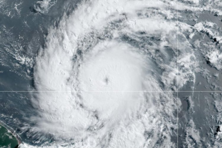 Beryl ya es huracán categoría 4