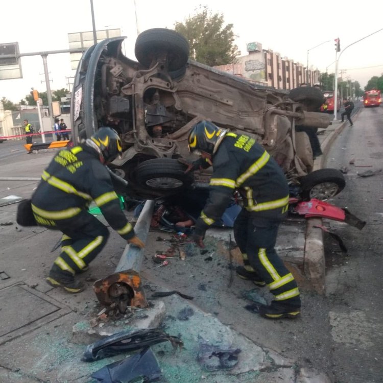 Fuerte accidente en Canal de Tezontle deja dos personas muertas