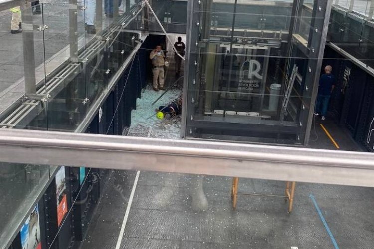 Muere trabajador tras caer 25 metros en el Monumento a la Revolución