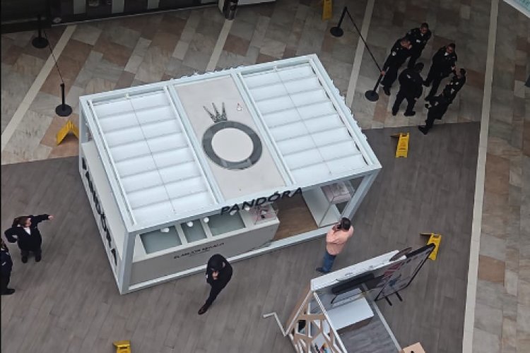 Asaltan joyería en Plaza Patio Tlalpan a plena luz del día