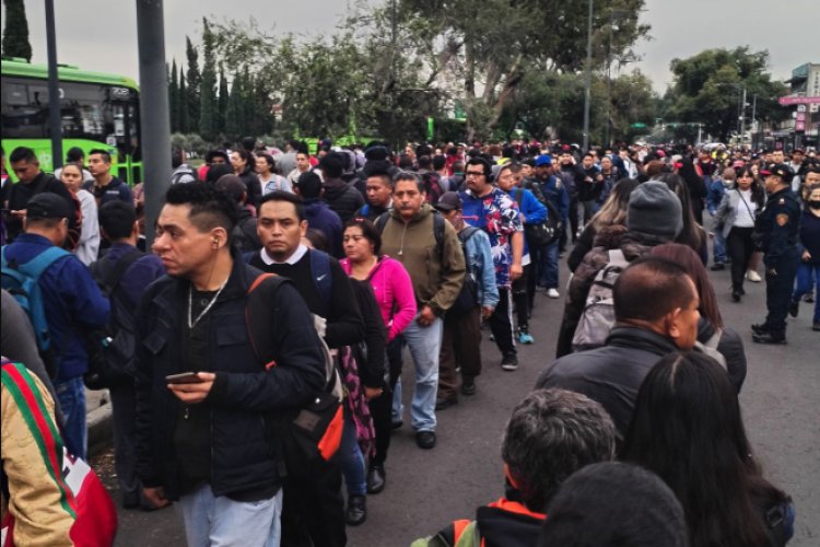 Suspenden servicio en Línea 1 del Metro de la CDMX; miles de usuarios son afectados