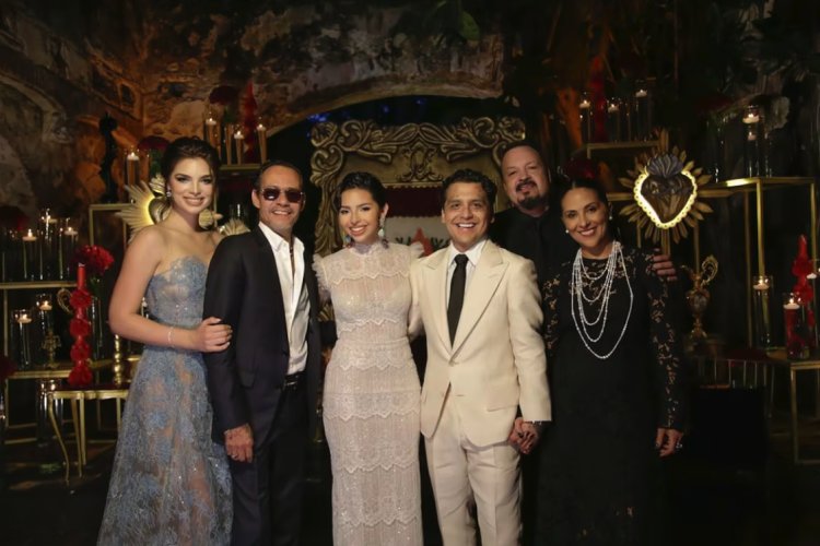 ¡Los rumores eran ciertos! Confirman boda de Christian Nodal y Angela Aguilar