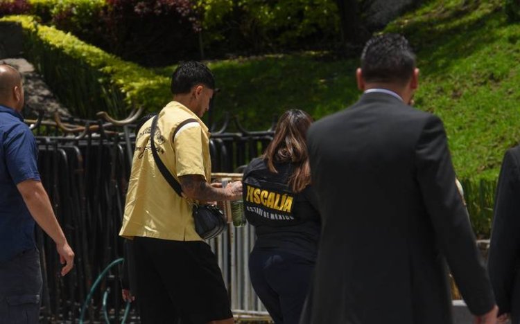 Futbolista Carlos Salcedo declara ante fiscalía por asesinato de su hermana