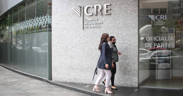 Destino incierto para trabajadores de órganos autónomos extintos en México